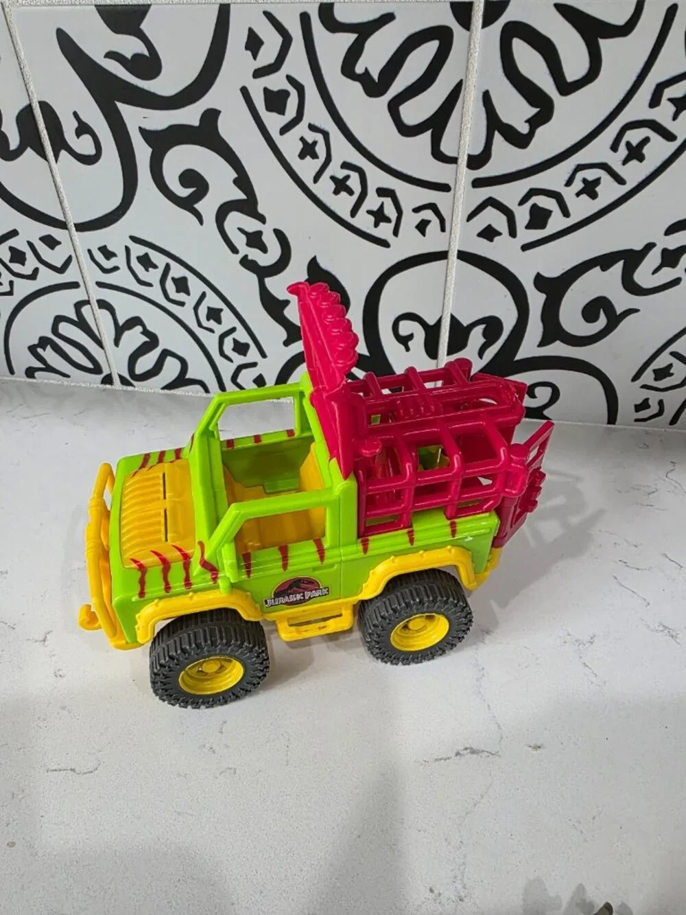 Fisher-Price Imaginext Jurassic World set Jeep w/ Figure & Velociraptor